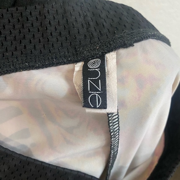 Onzie Bengal Tiger Leggings & Sports Bra Matching Set - Picture 6 of 14